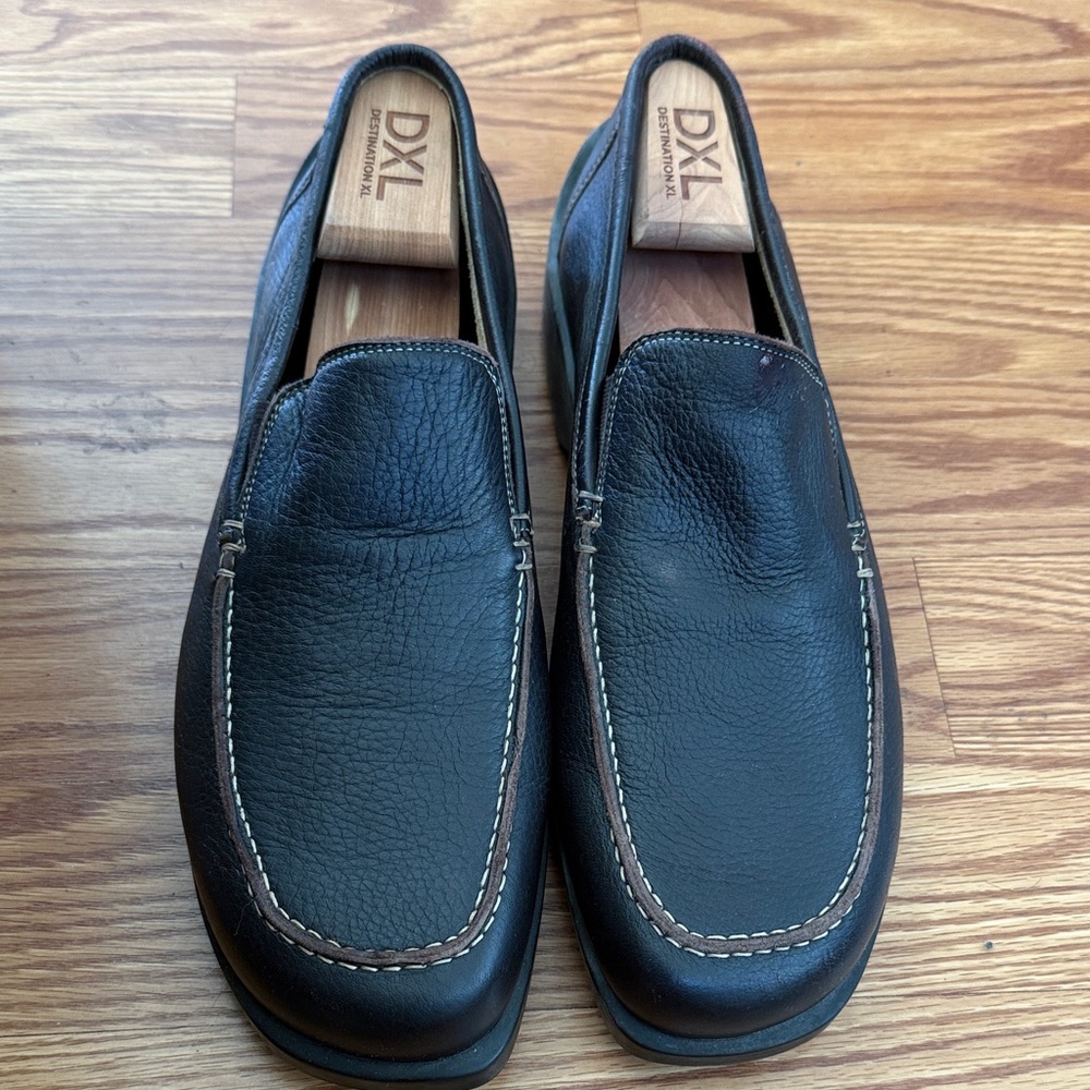 Donald J. Pliner Men’s Black Leather Slip-On Loafers with Contrast Stitching